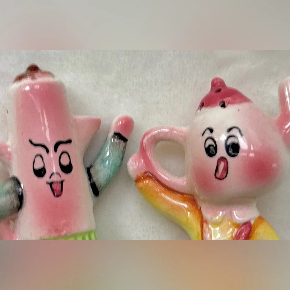 Vintage Salt Pepper Shakers Anthropomorphic Teapot Coffee Pot Ceramic Japan